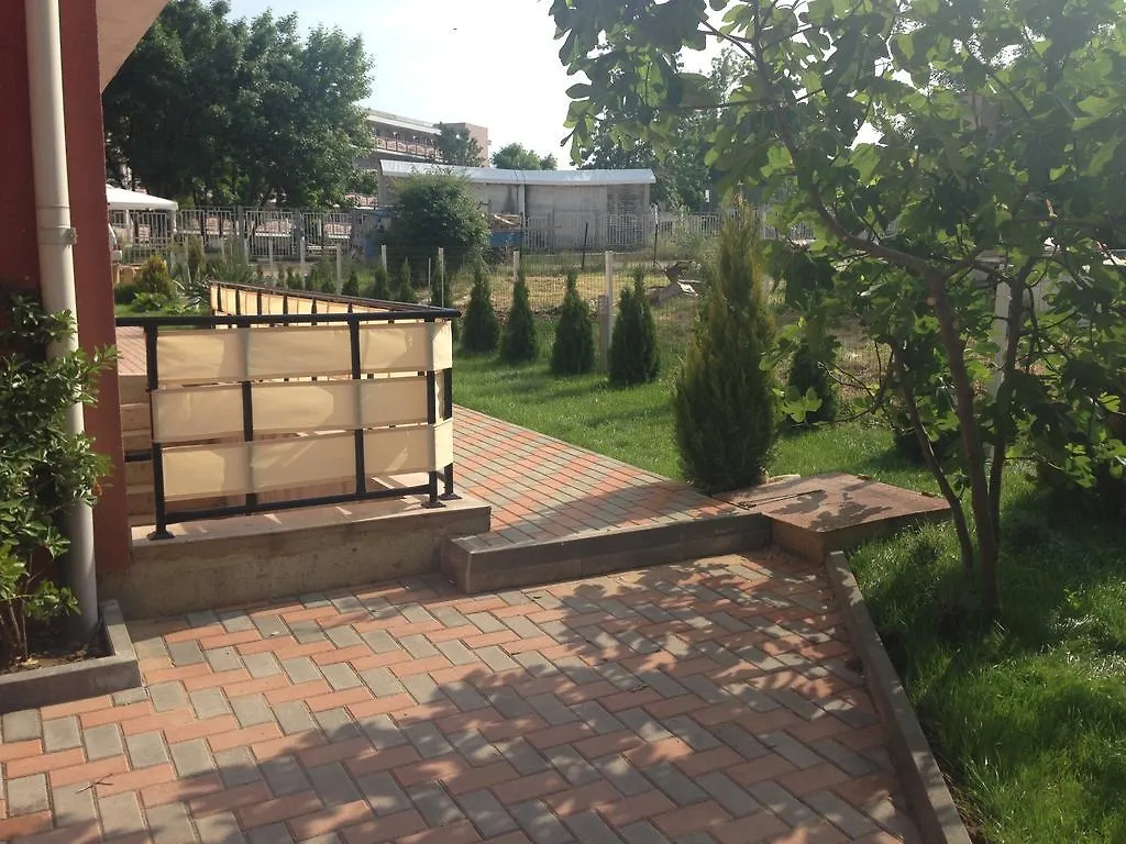 Malina Family Hotel Primorsko 2*,
